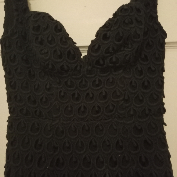 Black bodycon detailed dress - Picture 2 of 4